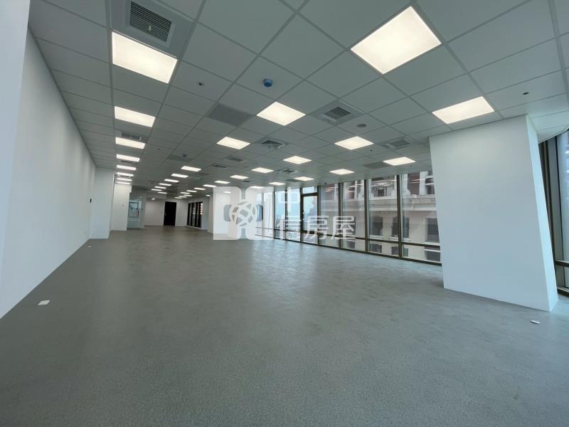 七期地標TOP1經貿中心高樓雙平車商辦房屋室內格局與周邊環境