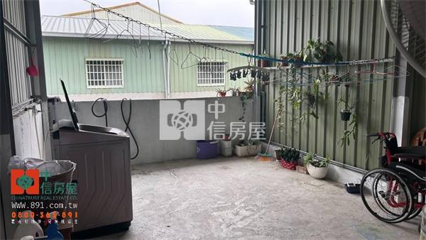 南興國中旁車庫別墅房屋室內格局與周邊環境