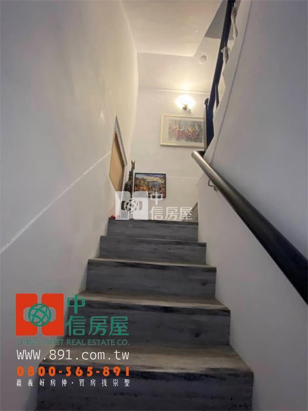 南興國中旁車庫別墅房屋室內格局與周邊環境