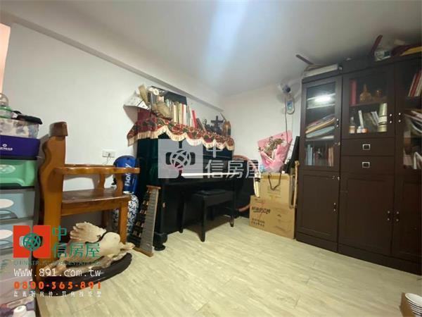 南興國中旁車庫別墅房屋室內格局與周邊環境