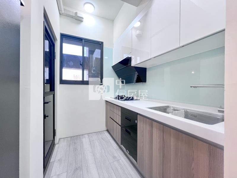 昌祐閱灣二房平車房屋室內格局與周邊環境