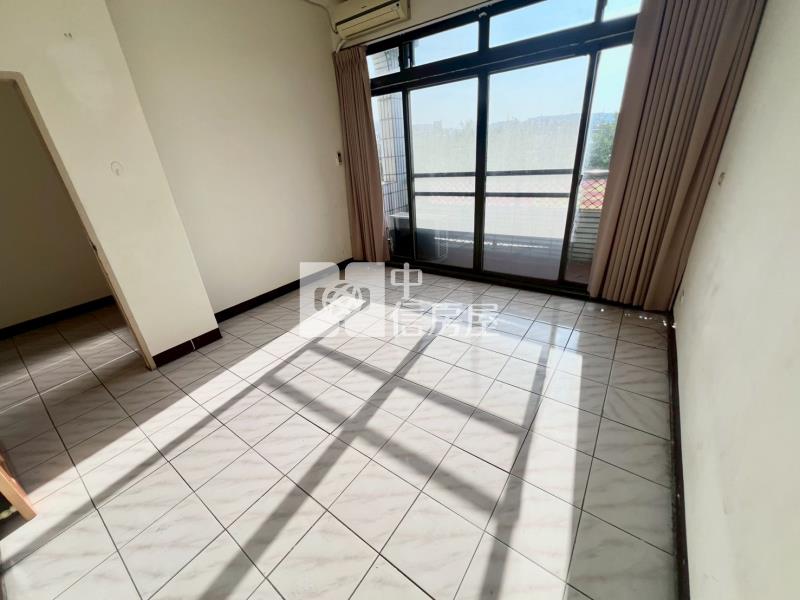 楊梅秀才路電力公司旁別墅房屋室內格局與周邊環境