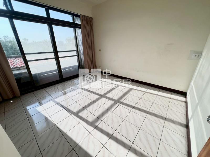 楊梅秀才路電力公司旁別墅房屋室內格局與周邊環境