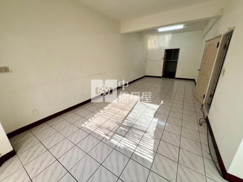 楊梅秀才路電力公司旁別墅房屋室內格局與周邊環境