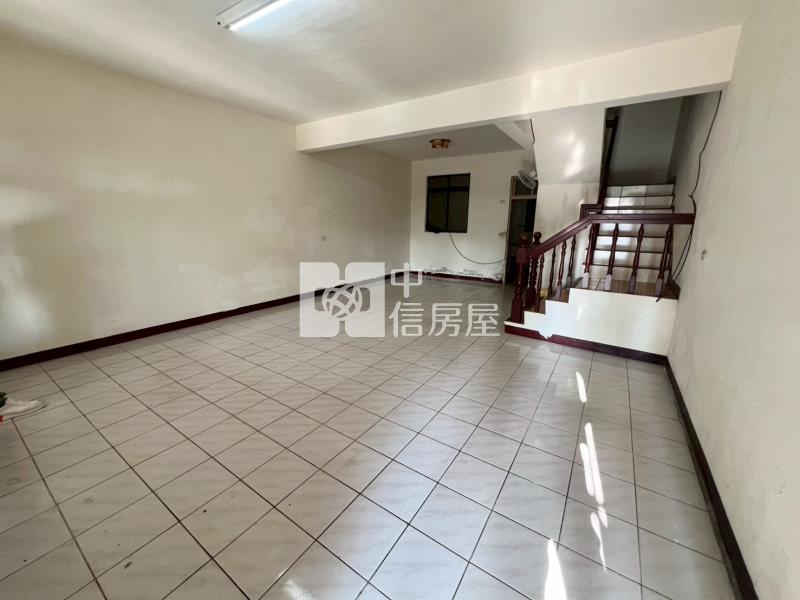 楊梅秀才路電力公司旁別墅房屋室內格局與周邊環境