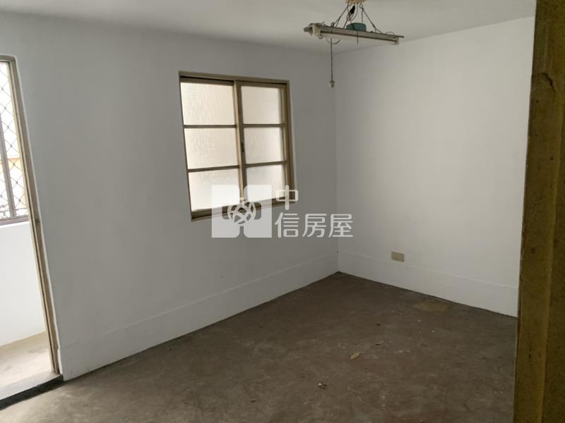 經武鳳松商圈可停車透天房屋室內格局與周邊環境