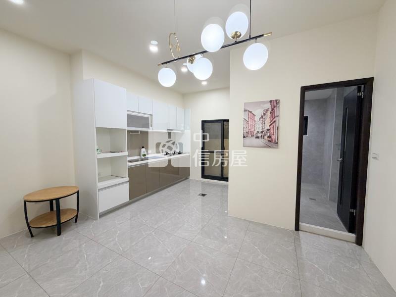 美術園道旁全新整理透店房屋室內格局與周邊環境