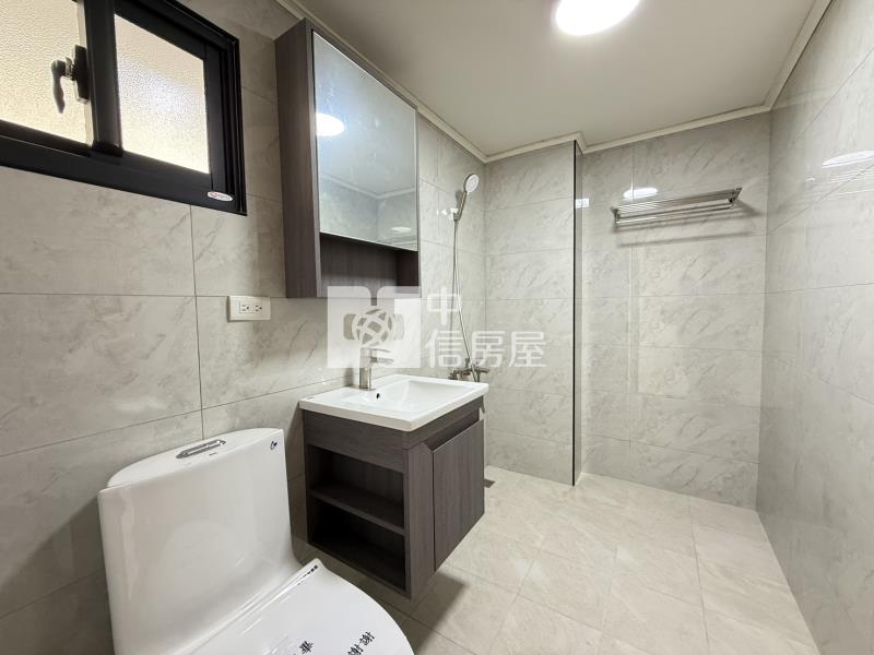 屏東中學精美車墅房屋室內格局與周邊環境