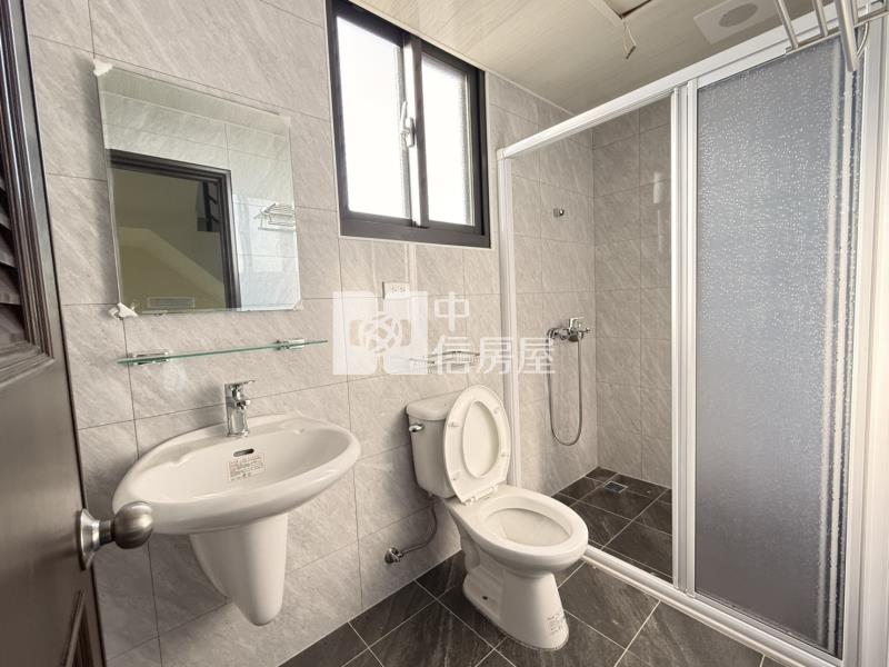 西螺雙車位全新別墅房屋室內格局與周邊環境