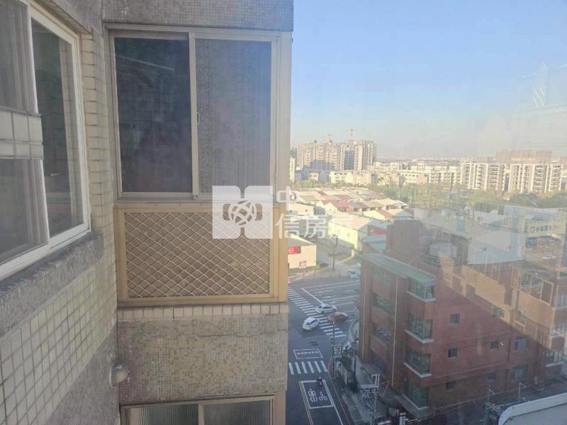 台南應大旁龍的天下2改3房車位房屋室內格局與周邊環境