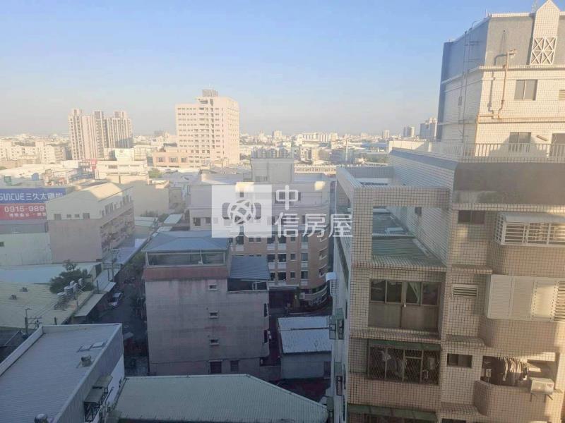 台南應大旁龍的天下2改3房車位房屋室內格局與周邊環境