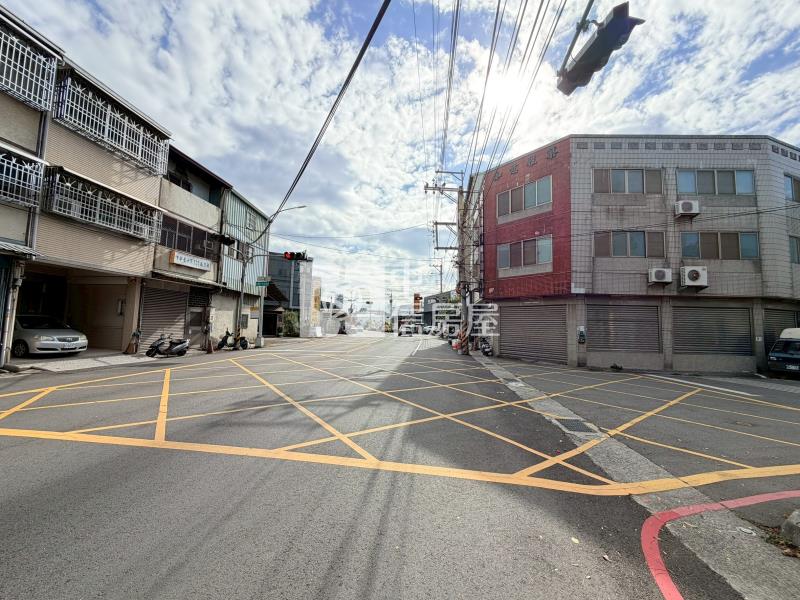 洲際漢神旁大富路角間透店房屋室內格局與周邊環境