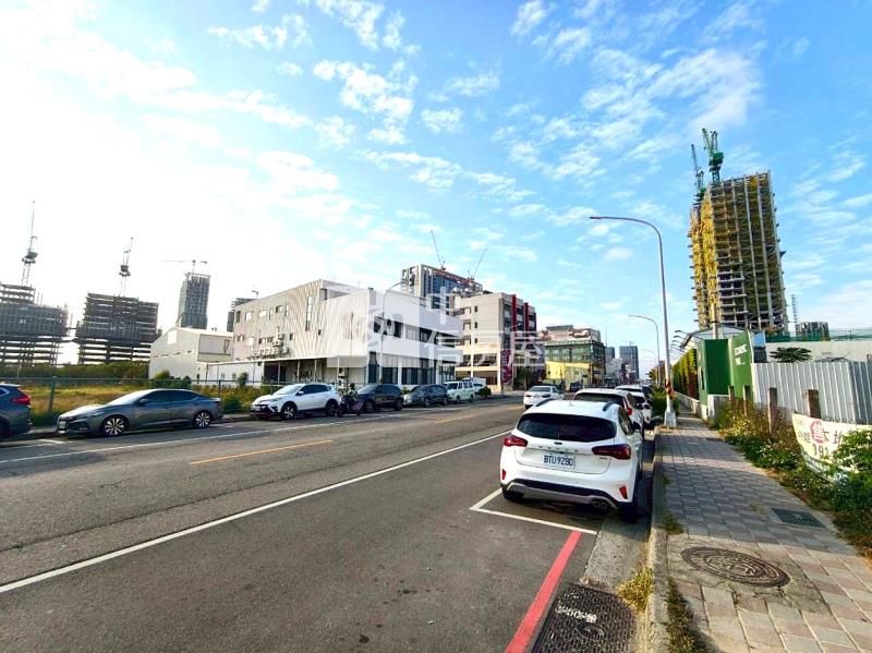 水湳經貿稀有商五建地房屋室內格局與周邊環境