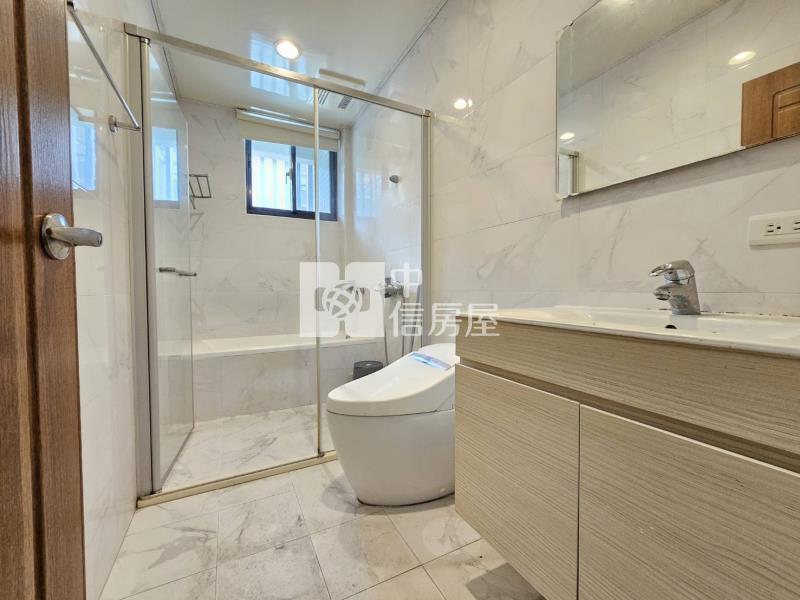 竹南大埔前庭雙車美墅房屋室內格局與周邊環境