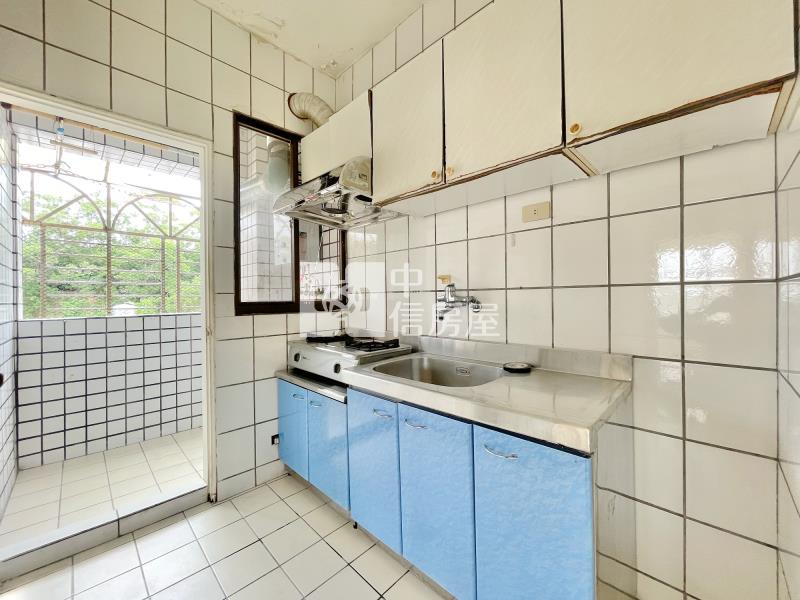 雙子星東區最便宜大2房+平車房屋室內格局與周邊環境