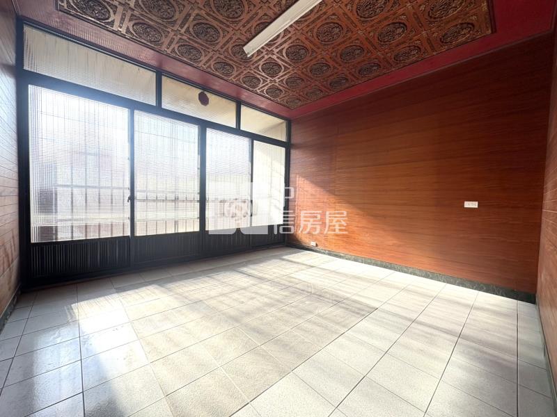 東山商圈一新二街透天房屋室內格局與周邊環境