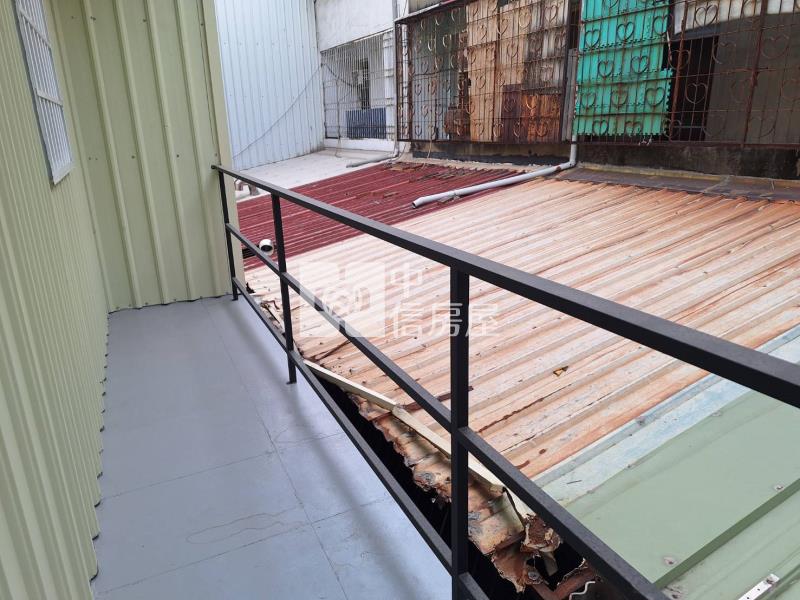 商60全新整修大面寬車墅房屋室內格局與周邊環境