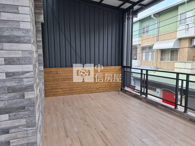 商60全新整修大面寬車墅房屋室內格局與周邊環境