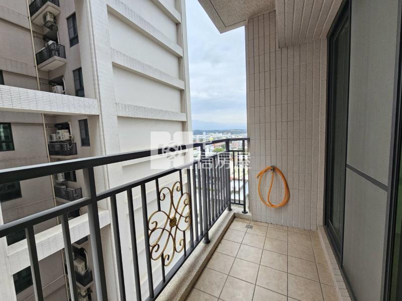 頭份品未來車位大樓房屋室內格局與周邊環境