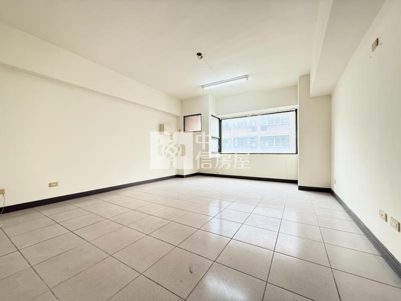 昌平商圈嘉年華1～3樓樓店+平車房屋室內格局與周邊環境