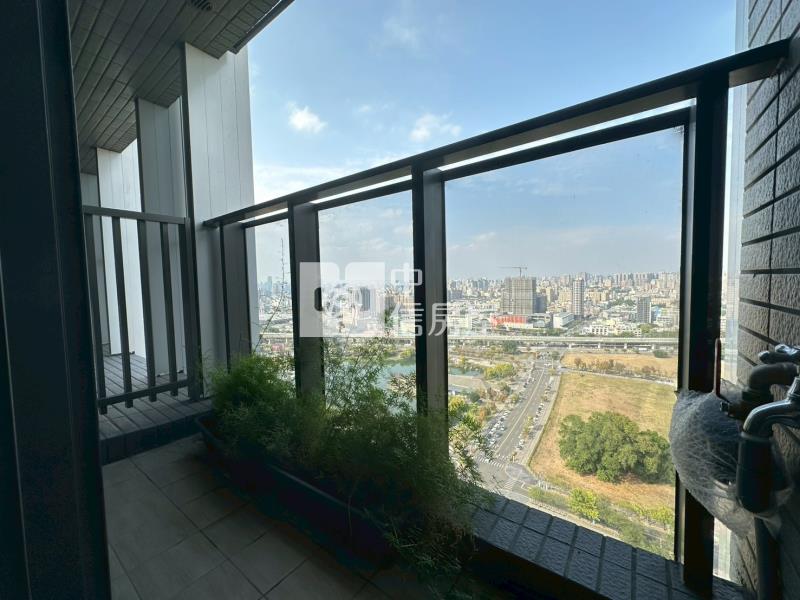 浩瀚湖濱城最美棟別面公園三房平車房屋室內格局與周邊環境