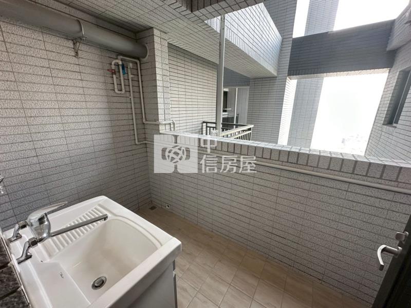 浩瀚湖濱城最美棟別面公園三房平車房屋室內格局與周邊環境