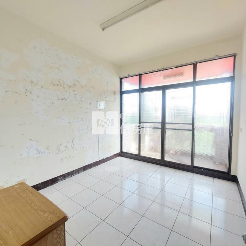 文化路雙車大別墅房屋室內格局與周邊環境