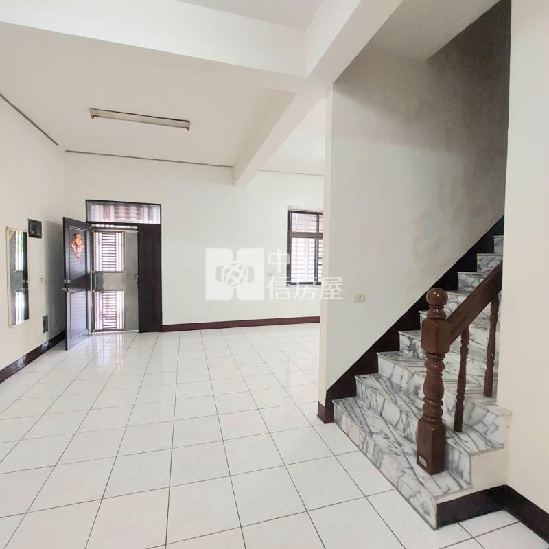 文化路雙車大別墅房屋室內格局與周邊環境