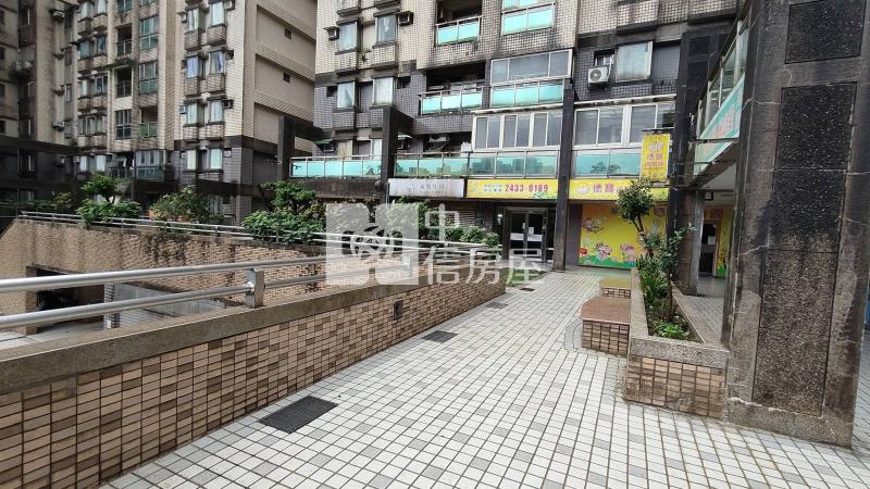 ●九如面馬路小店面房屋室內格局與周邊環境