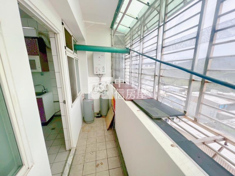 信義區華廈 深美國小旁電梯美3房房屋室內格局與周邊環境