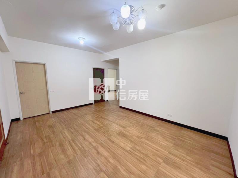 信義區華廈 深美國小旁電梯美3房房屋室內格局與周邊環境