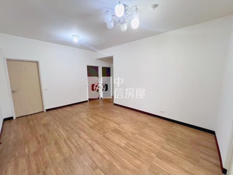 信義區華廈 深美國小旁電梯美3房房屋室內格局與周邊環境