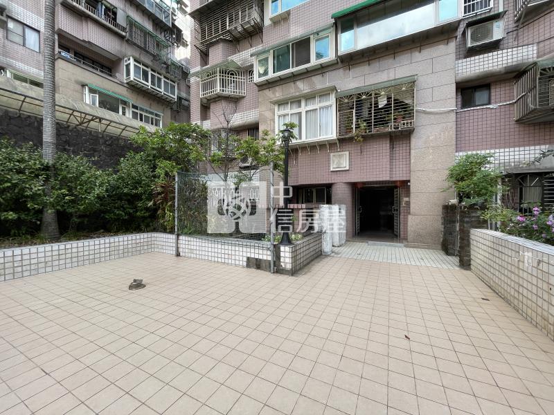 靜園1樓庭院附車位房屋室內格局與周邊環境