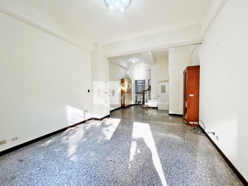 八期好市多豐富公園邊間美墅房屋室內格局與周邊環境