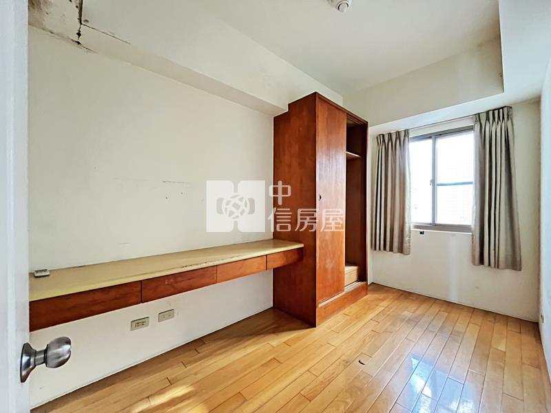 八期好市多豐富公園邊間美墅房屋室內格局與周邊環境