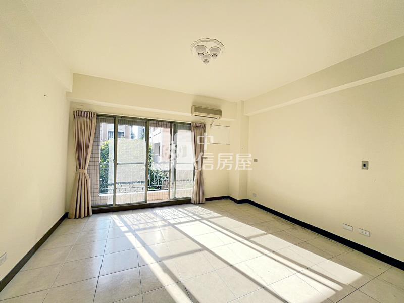 八期好市多豐富公園邊間美墅房屋室內格局與周邊環境