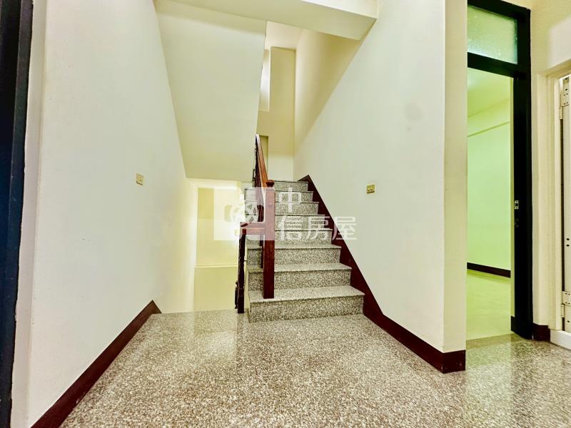 草屯二高旁6房震後可3車透天房屋室內格局與周邊環境