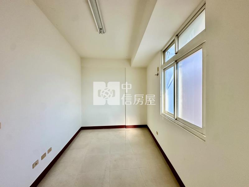 草屯二高旁6房震後可3車透天房屋室內格局與周邊環境