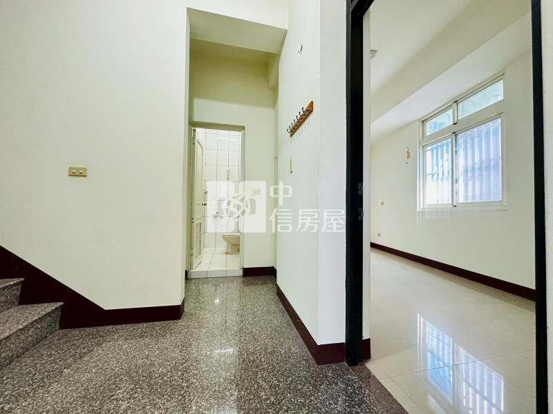 草屯二高旁6房震後可3車透天房屋室內格局與周邊環境