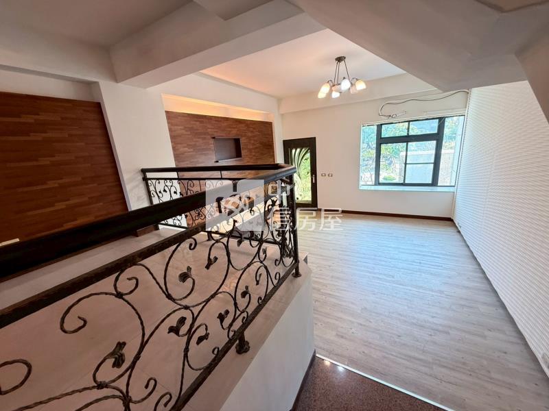 小新營特大地坪物美平車墅房屋室內格局與周邊環境