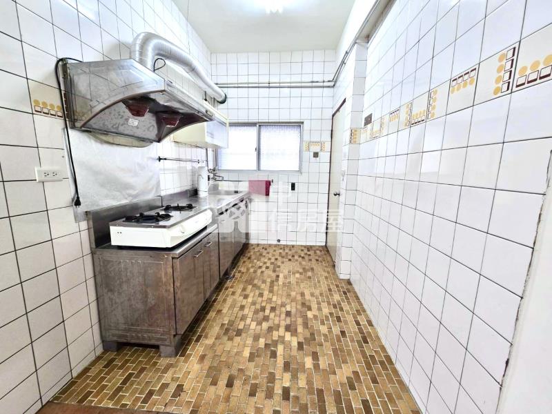 南清大邊間三房房屋室內格局與周邊環境