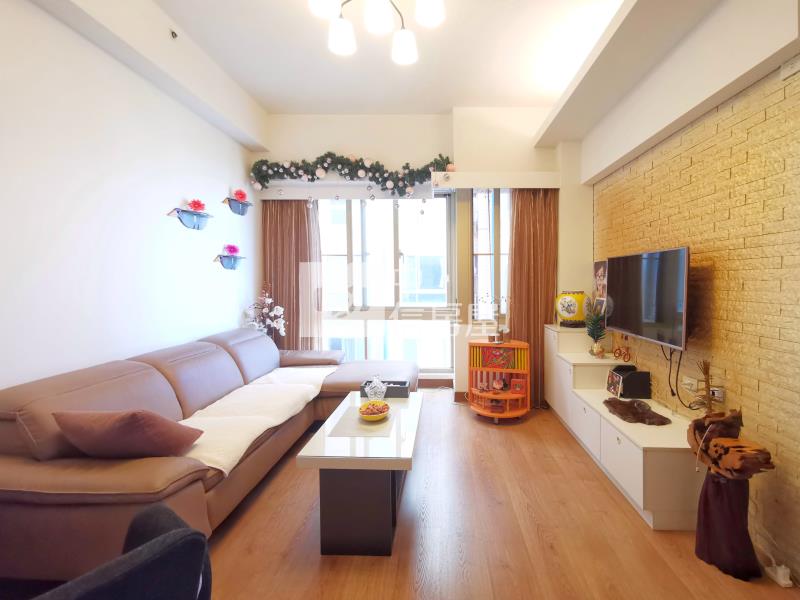 興富發上城高樓美2房房屋室內格局與周邊環境