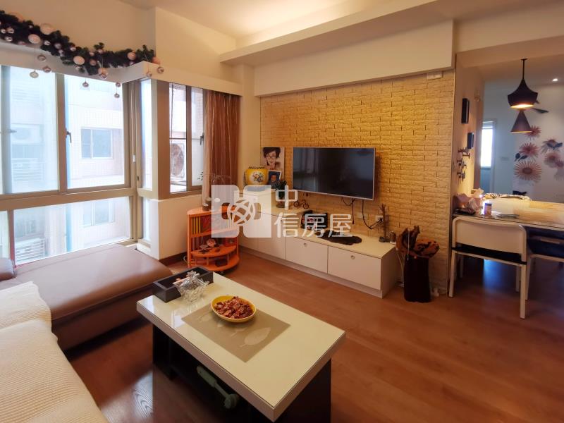 興富發上城高樓美2房房屋室內格局與周邊環境