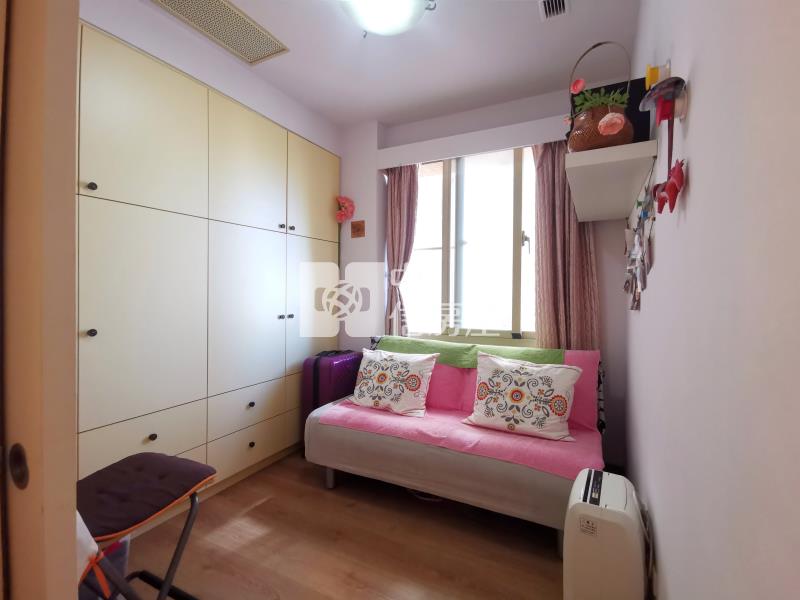 興富發上城高樓美2房房屋室內格局與周邊環境