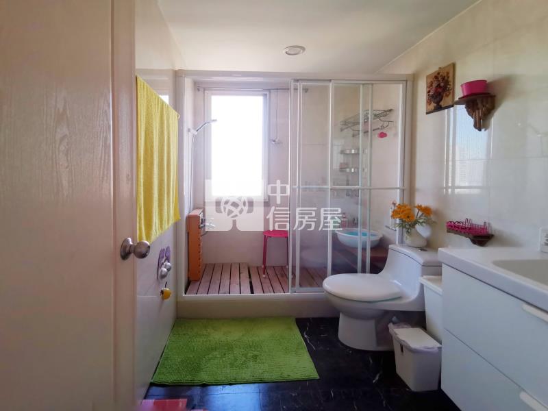 興富發上城高樓美2房房屋室內格局與周邊環境