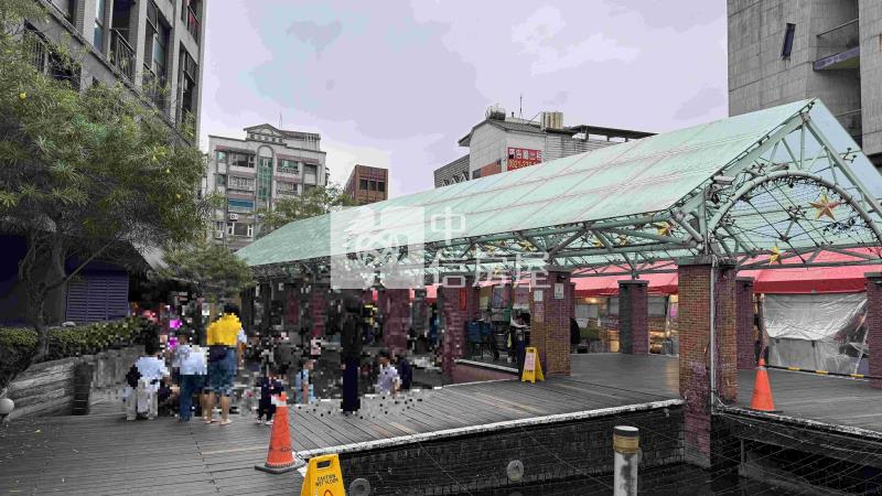 礁溪市心穩定收租大面寬金雞母店面房屋室內格局與周邊環境