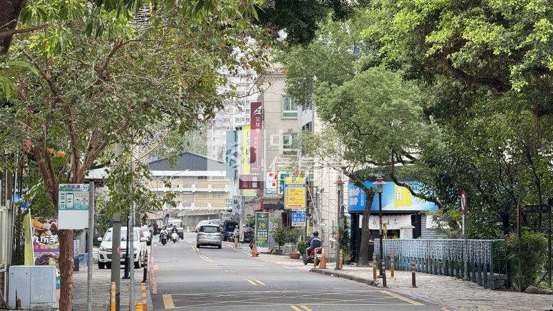 礁溪市心穩定收租大面寬金雞母店面房屋室內格局與周邊環境