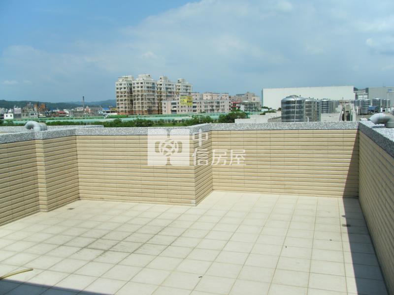 竹北臨路大坪數透天房屋室內格局與周邊環境