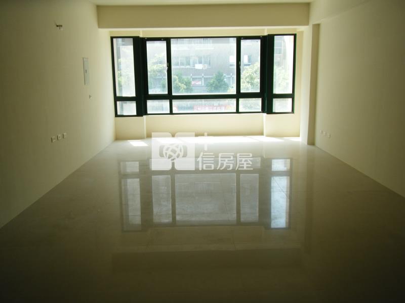 竹北臨路大坪數透天房屋室內格局與周邊環境