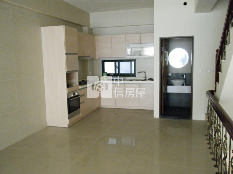 竹北臨路大坪數透天房屋室內格局與周邊環境